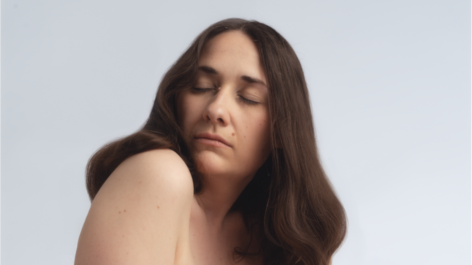 Bonander displays vulnerability and intimacy on her journey through mi ...